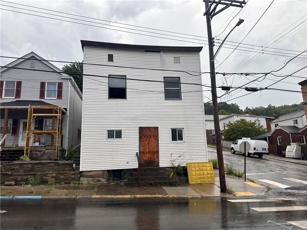743 Indiana Ave