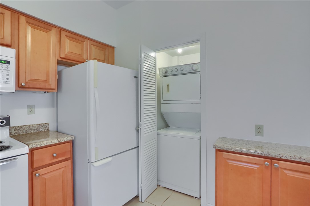568 Orchard Ave