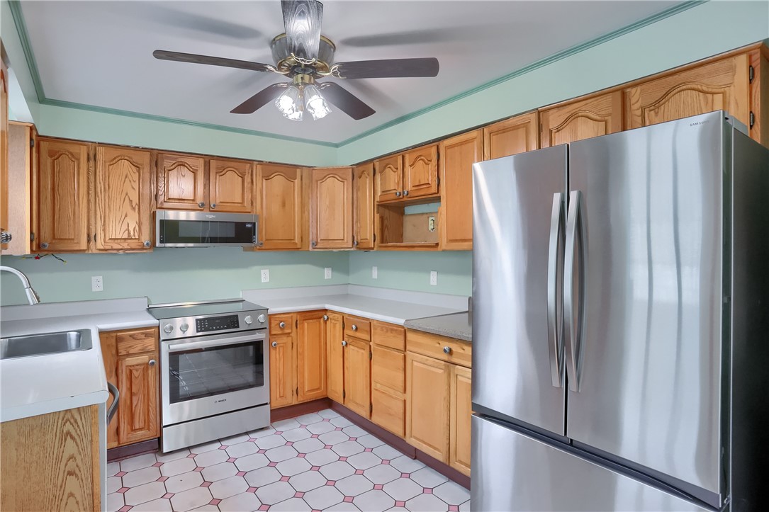 568 Orchard Ave