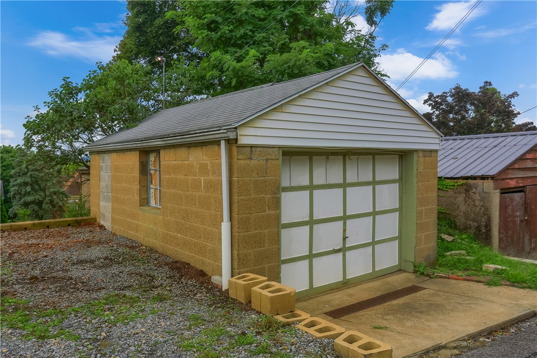 568 Orchard Ave