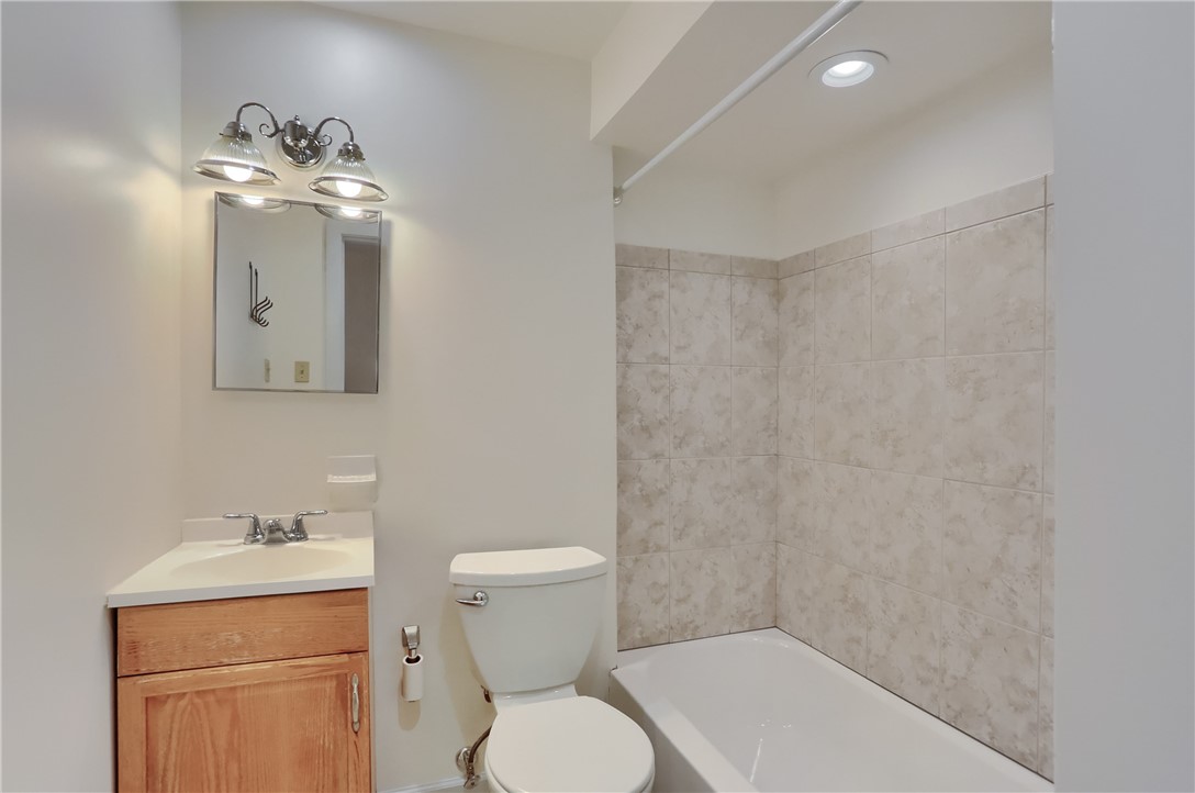 568 Orchard Ave
