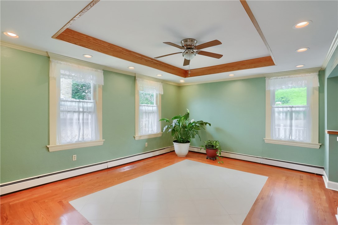 568 Orchard Ave