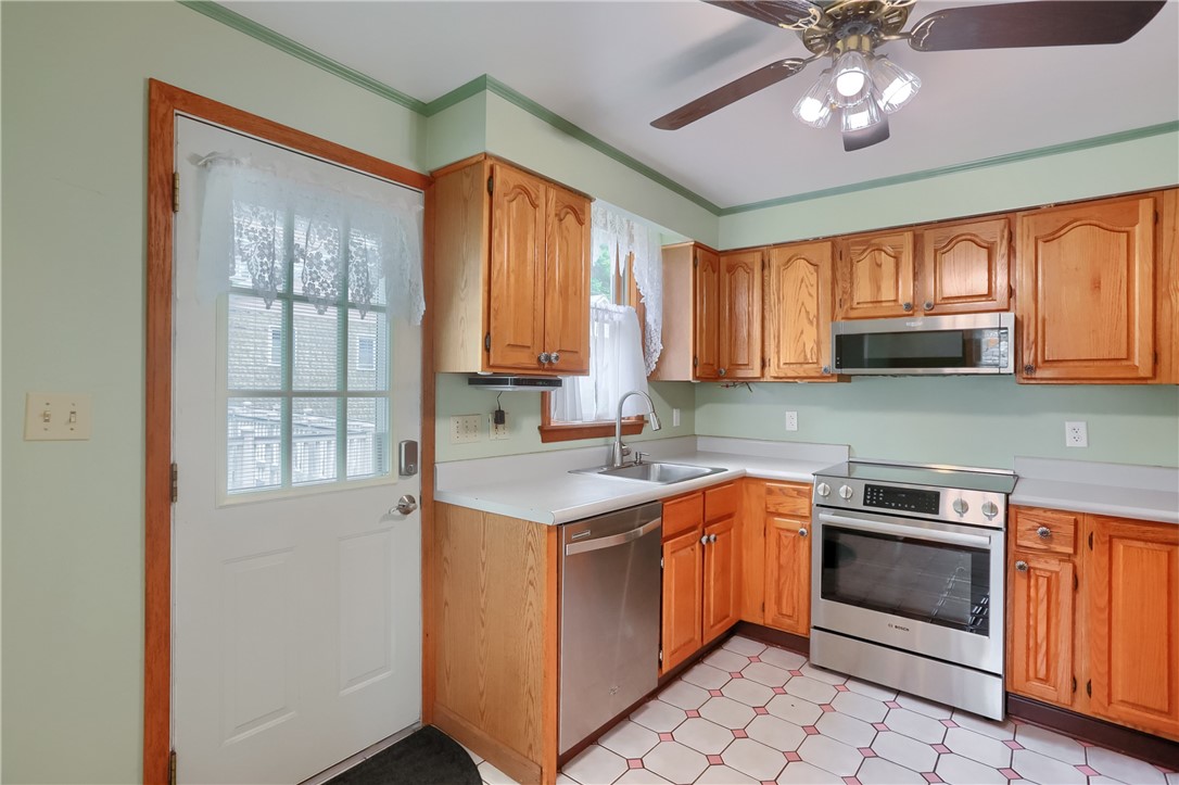 568 Orchard Ave