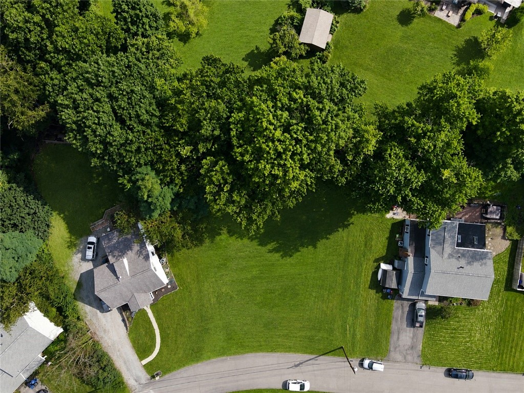 128 Lansdowne Dr