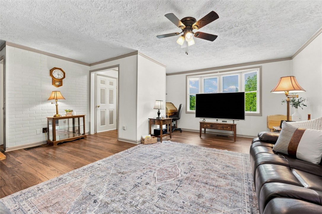 286 Big Knob Rd