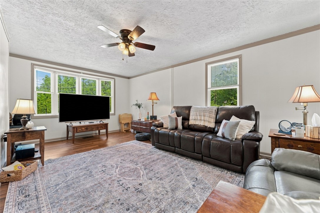 286 Big Knob Rd