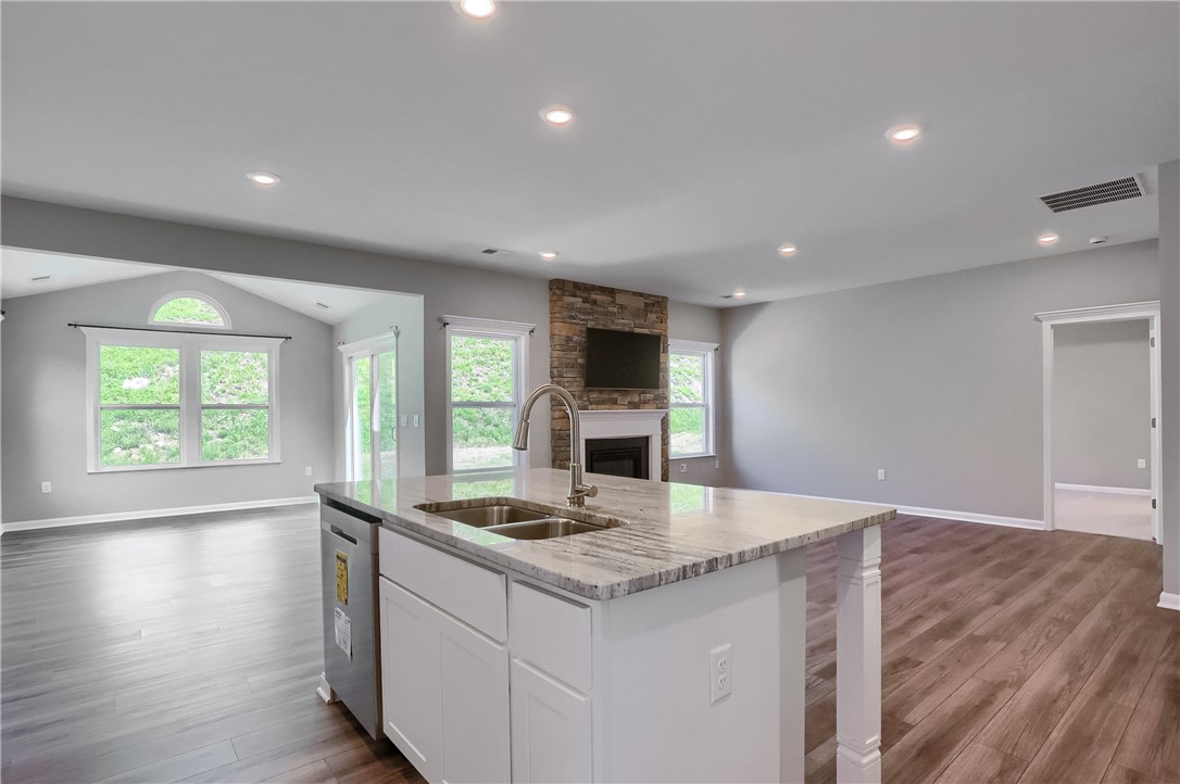 107 Deana Dr