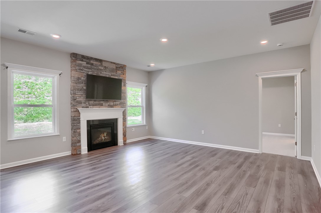 107 Deana Dr