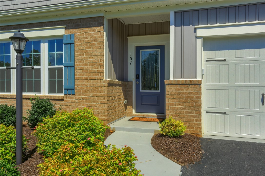 107 Deana Dr