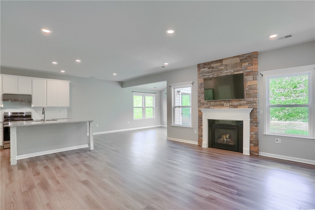 107 Deana Dr