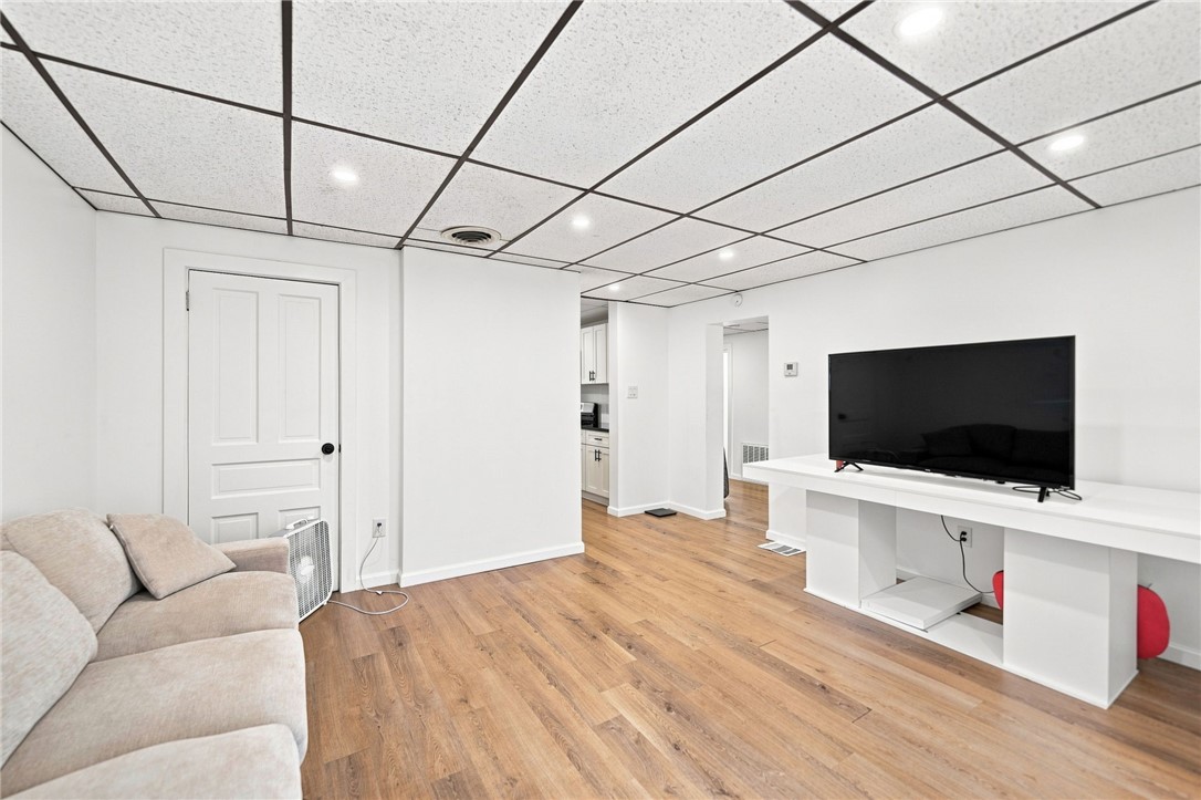 225 Spring Ave