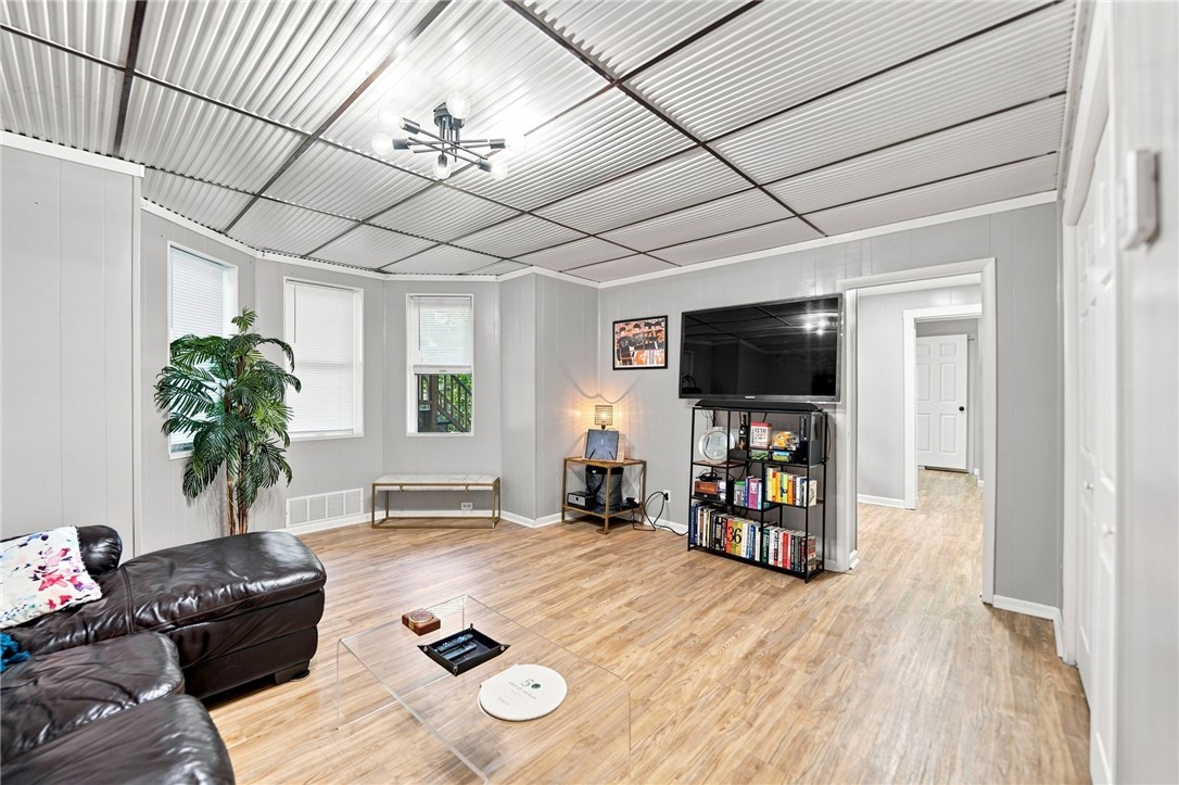 225 Spring Ave