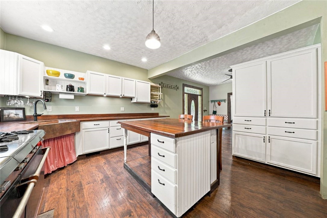 866 Crucible Rd.