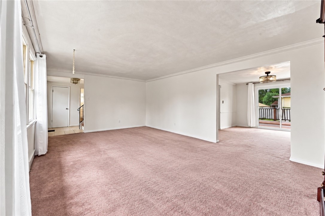 102 Greylock Dr
