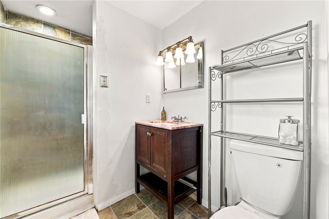 102 Greylock Dr