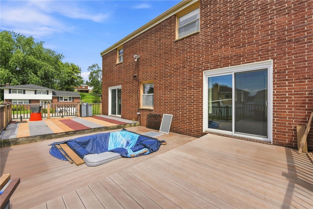 102 Greylock Dr