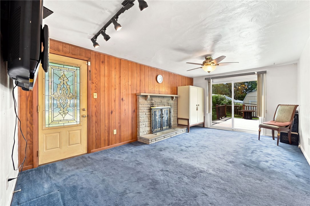 102 Greylock Dr