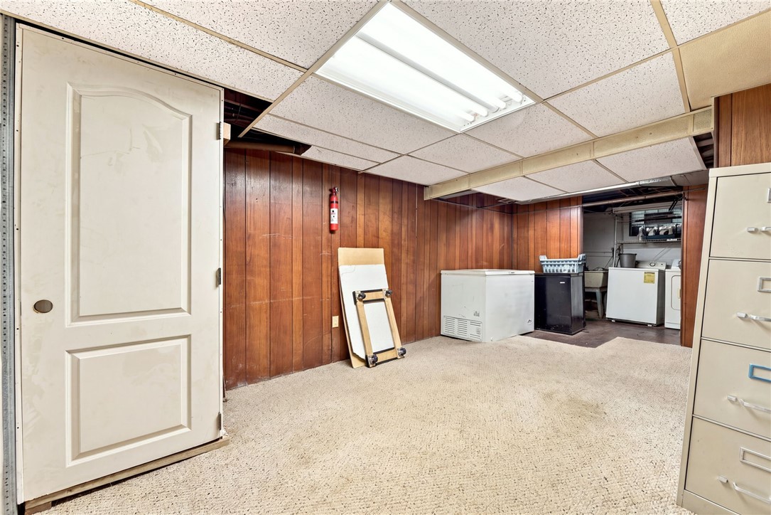 102 Greylock Dr