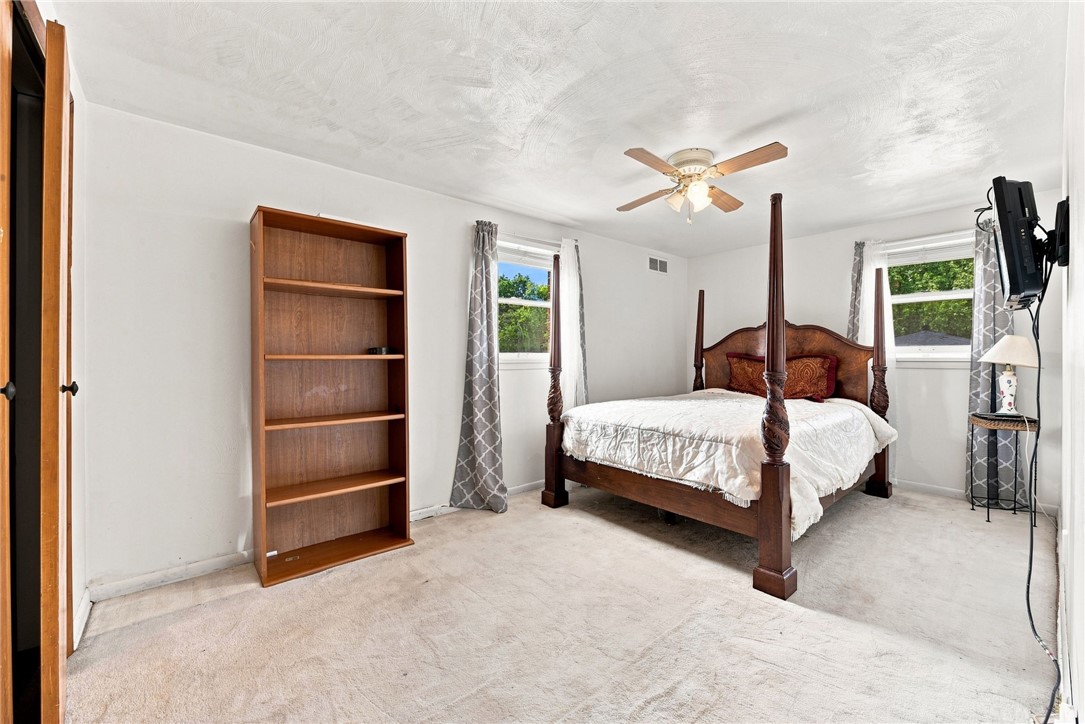 102 Greylock Dr