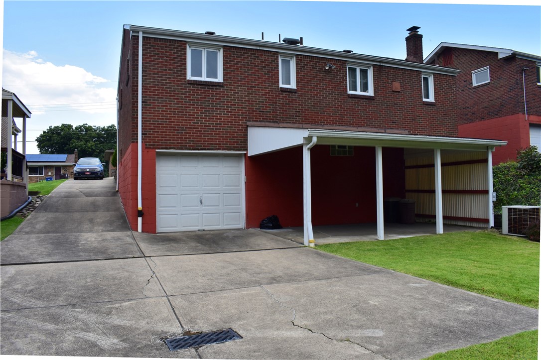 706 Lechner Ln
