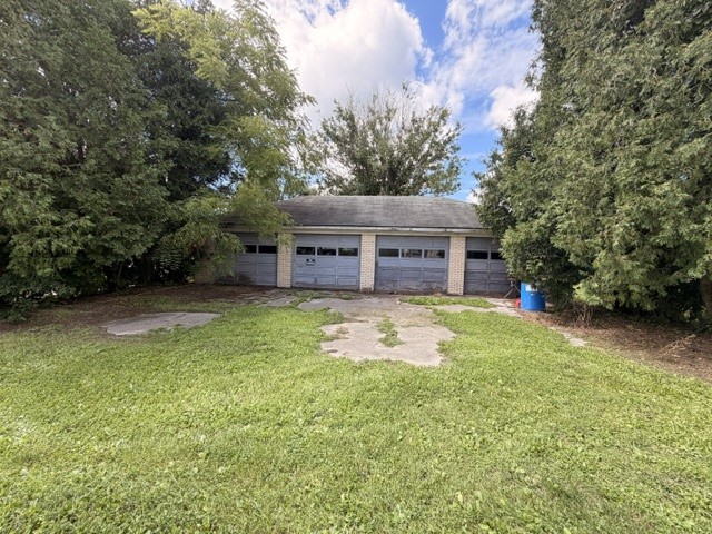 808 Plumb St.