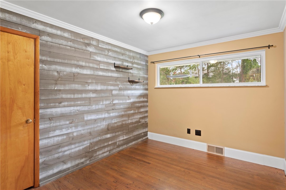 182 Chapel Dr