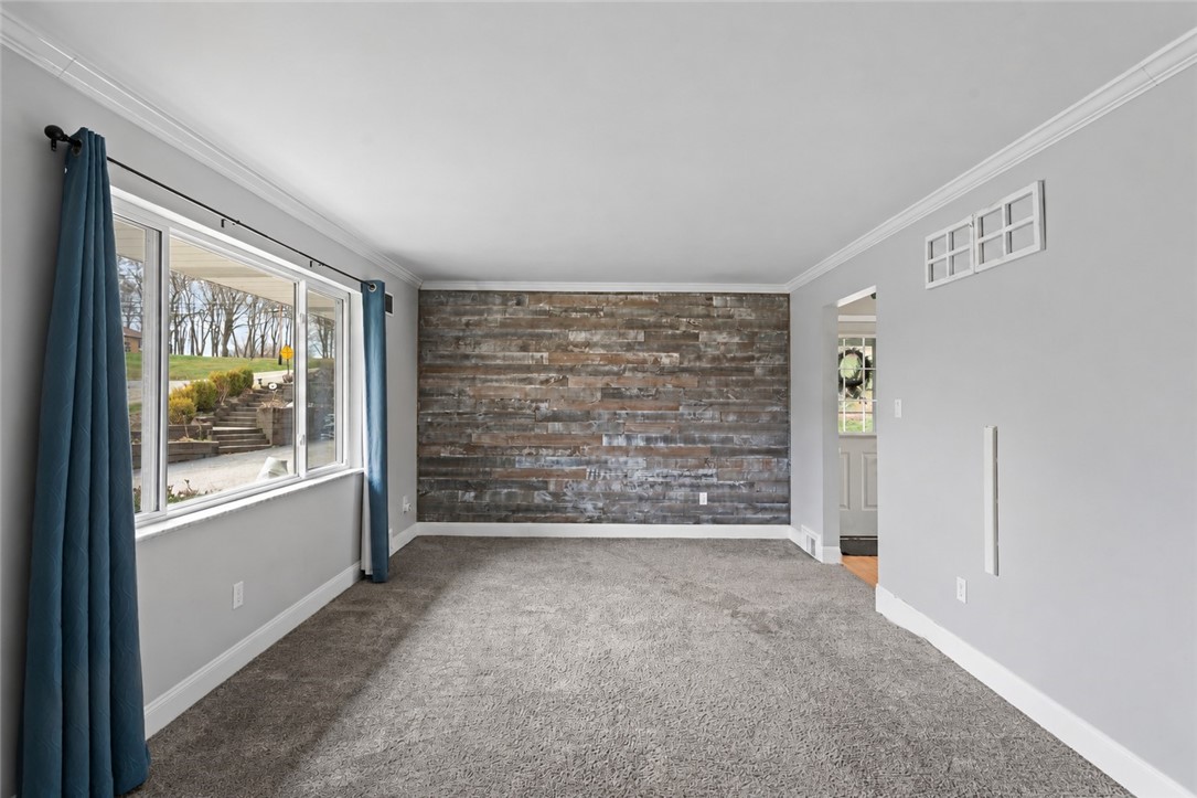 182 Chapel Dr