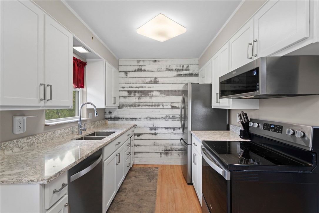 182 Chapel Dr