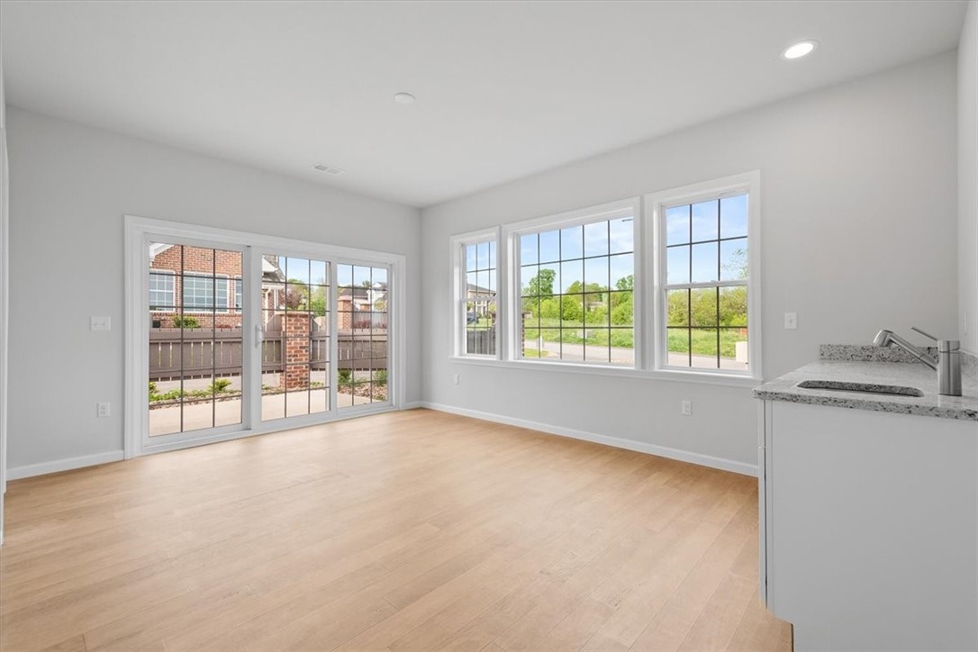 1558 NW Parkwood Pointe Dr