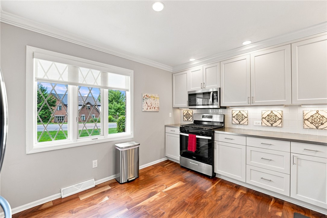 1606 Stone Mansion Dr