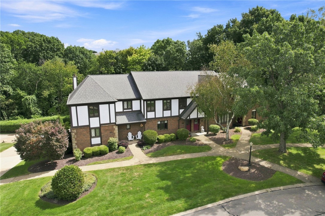 1606 Stone Mansion Dr