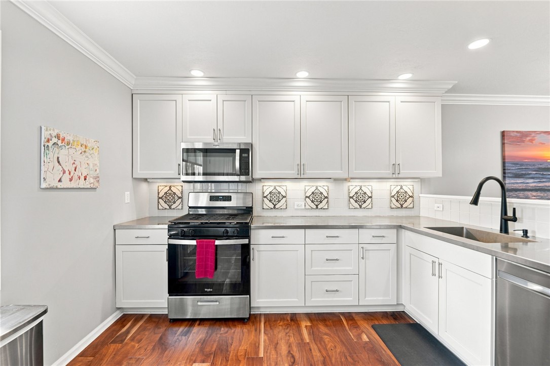 1606 Stone Mansion Dr