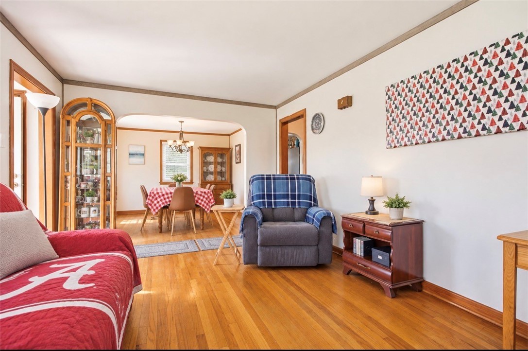 223 Crescent Dr