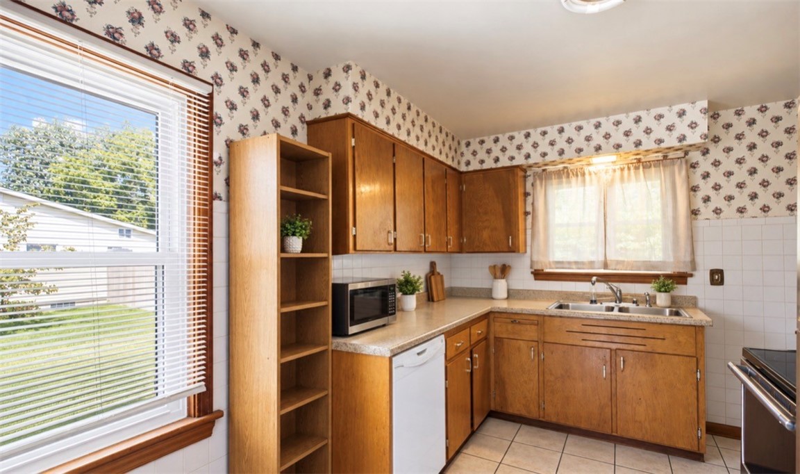 223 Crescent Dr