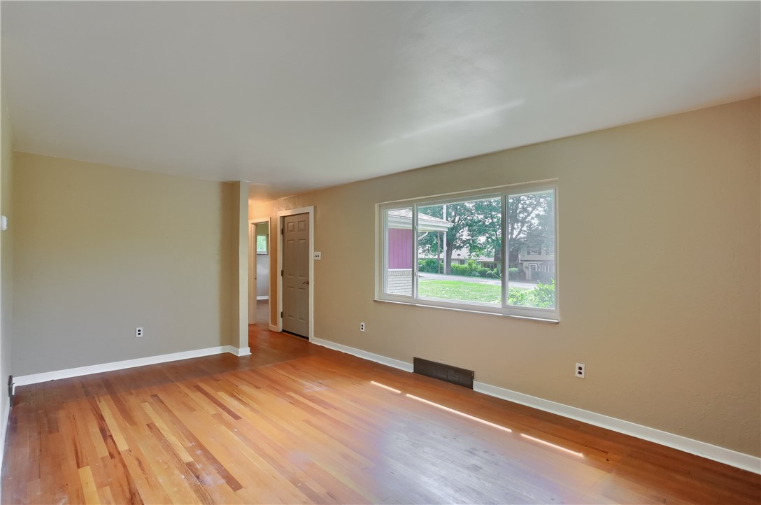 194 Woodridge Dr