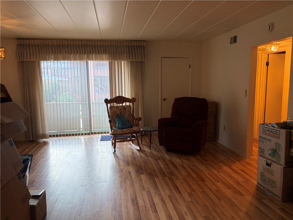 1326 6th Ave 204