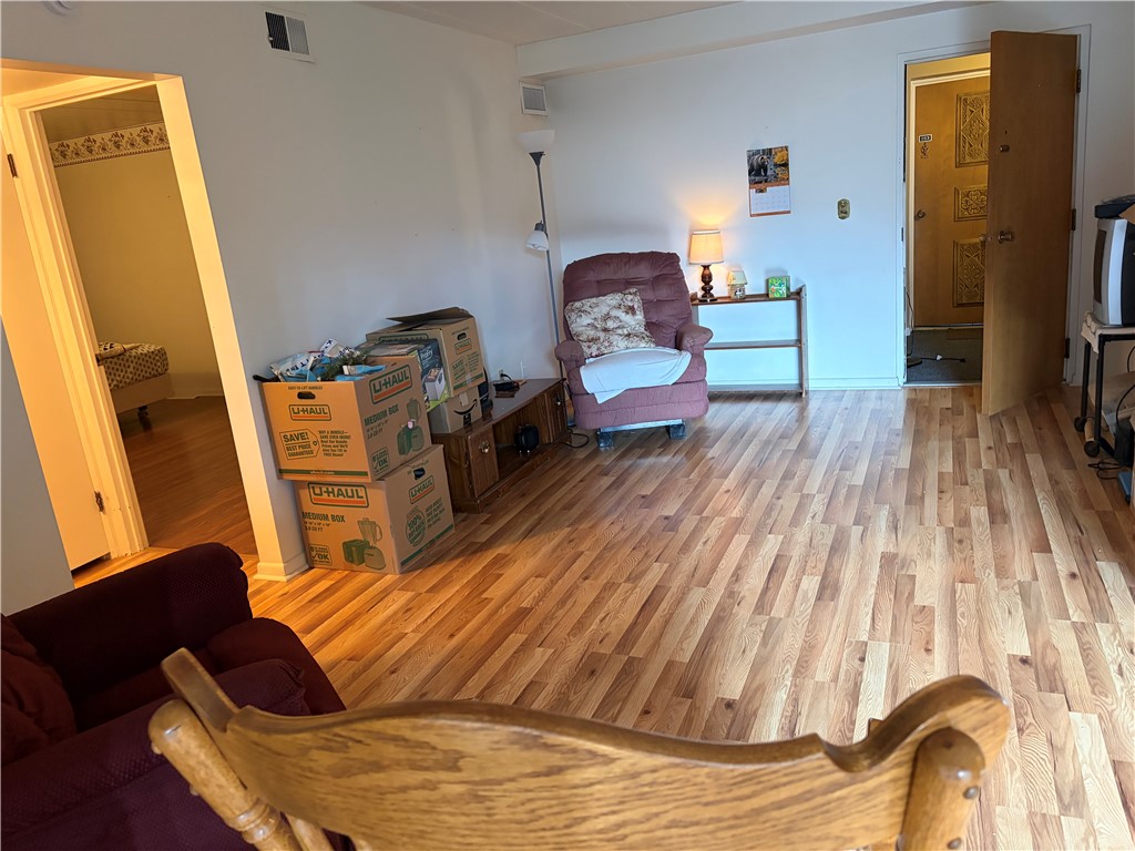 1326 6th Ave 204