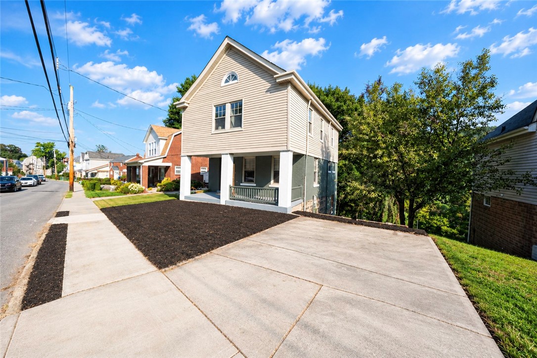 641 Center Ave