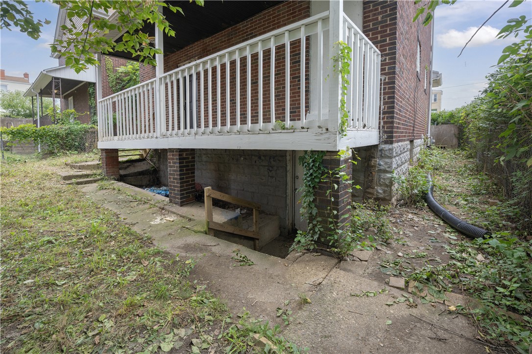 910 Edith St
