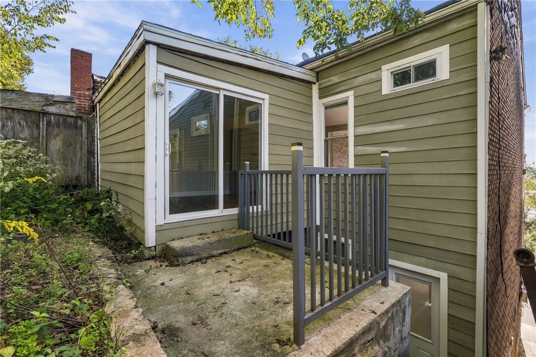 121 Lippert St
