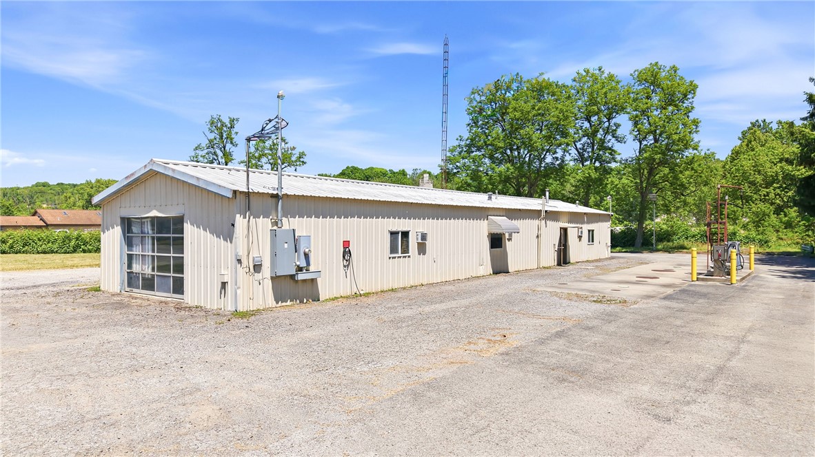 3433 Sharon Rd