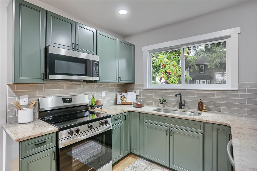320 Morrison Ave