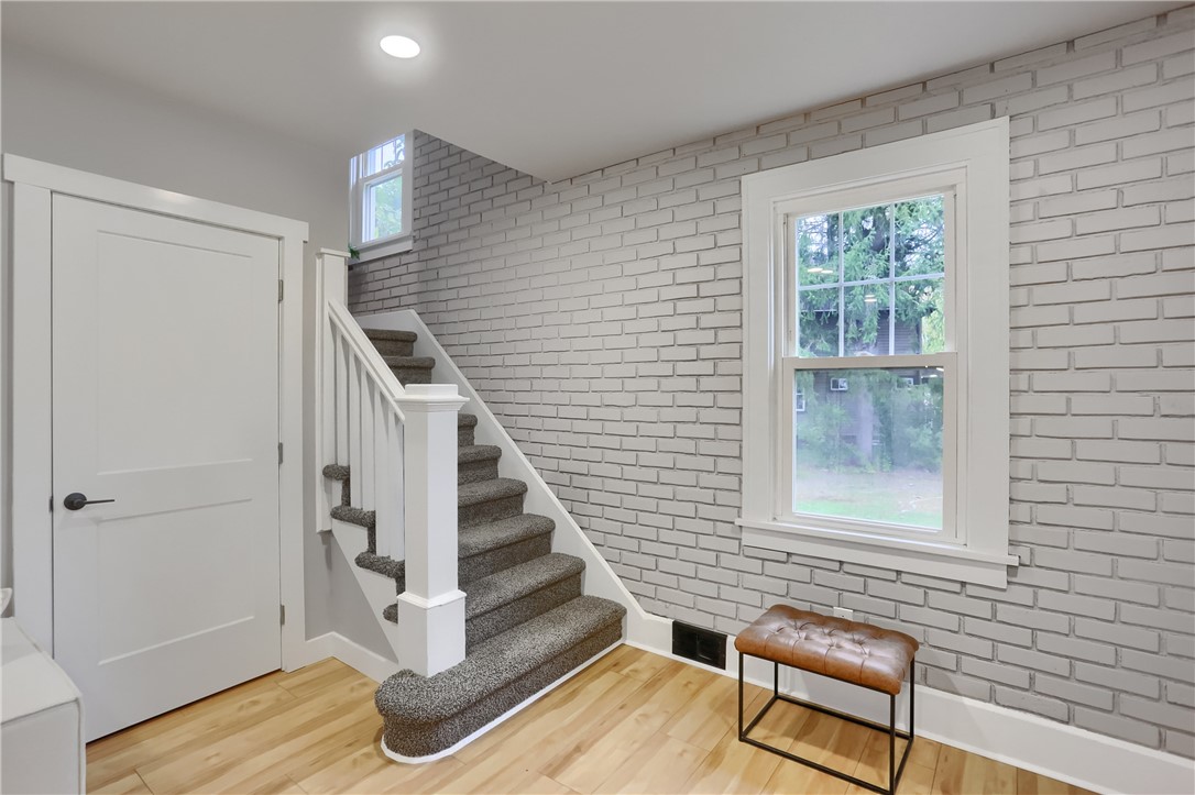 320 Morrison Ave