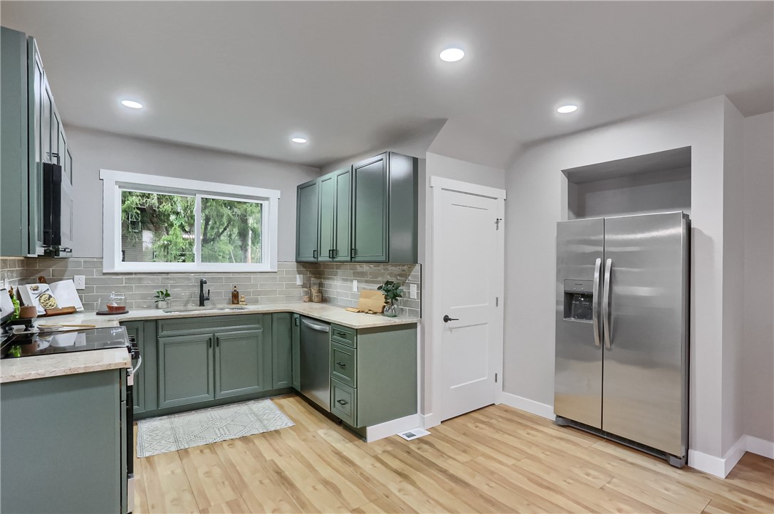 320 Morrison Ave