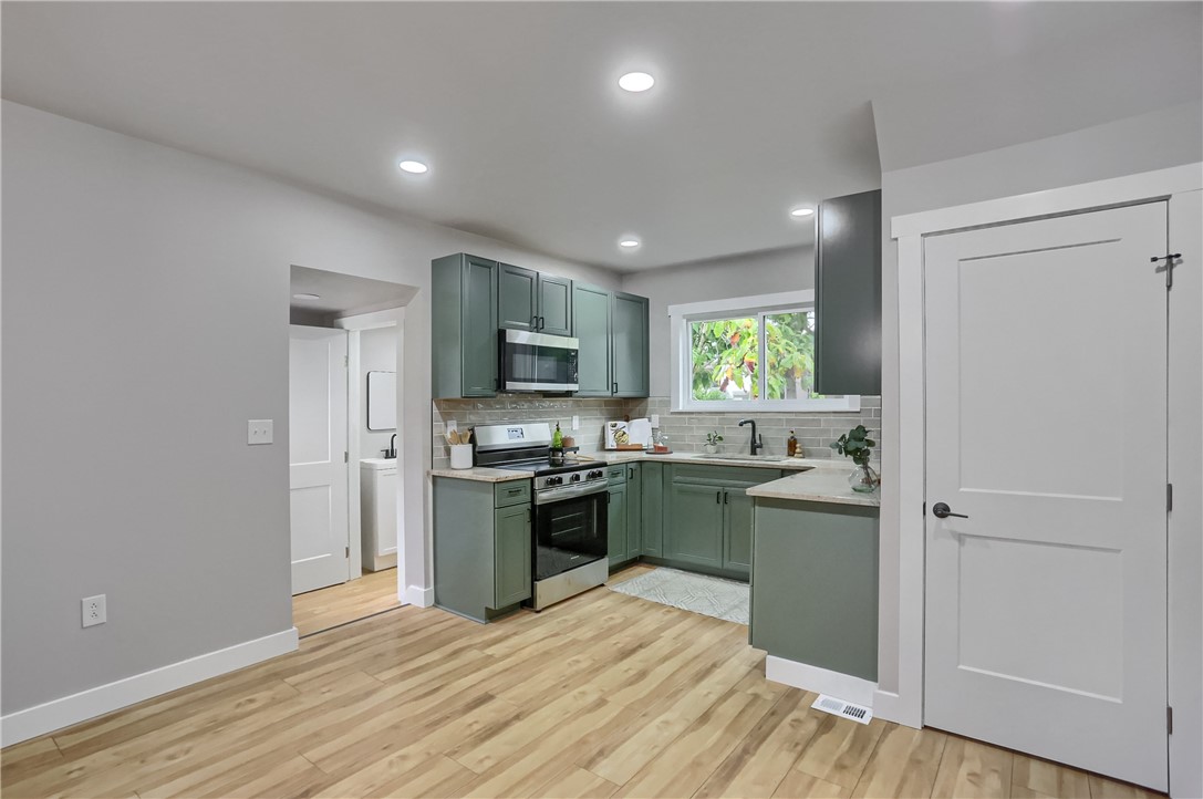 320 Morrison Ave