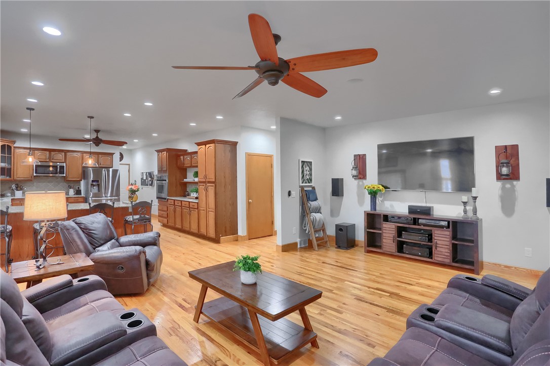 371 Hickernell Rd