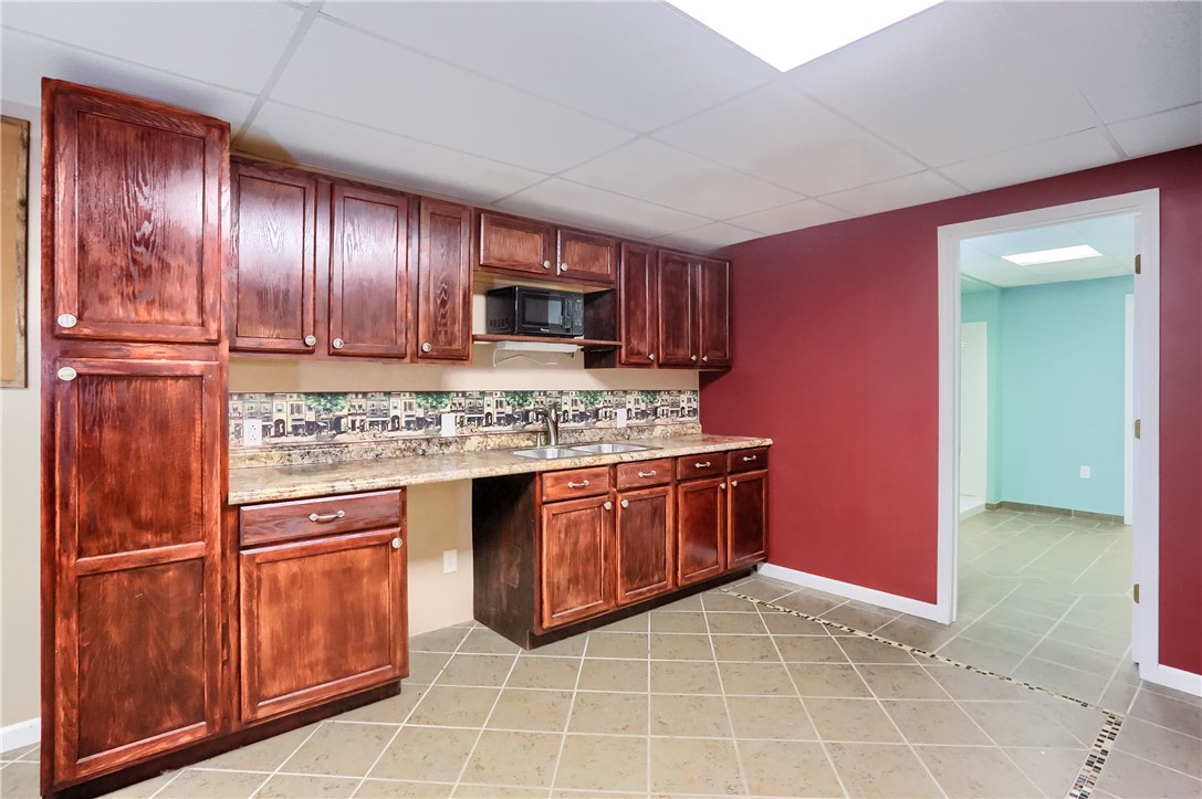 371 Hickernell Rd