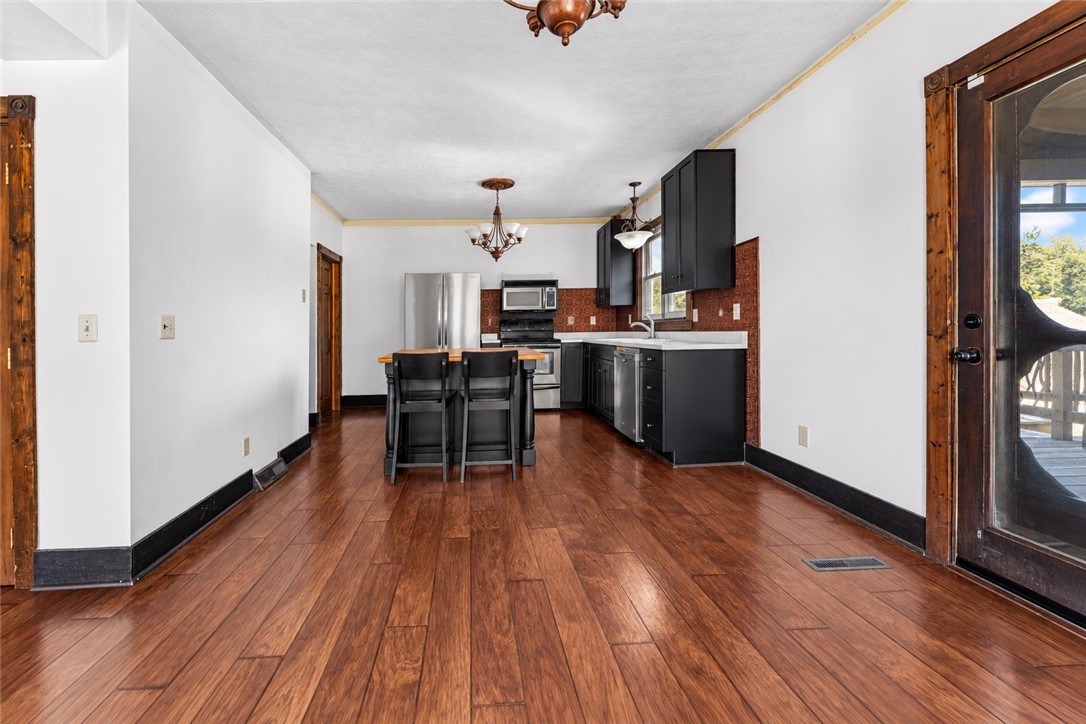 701 Stanley Ave