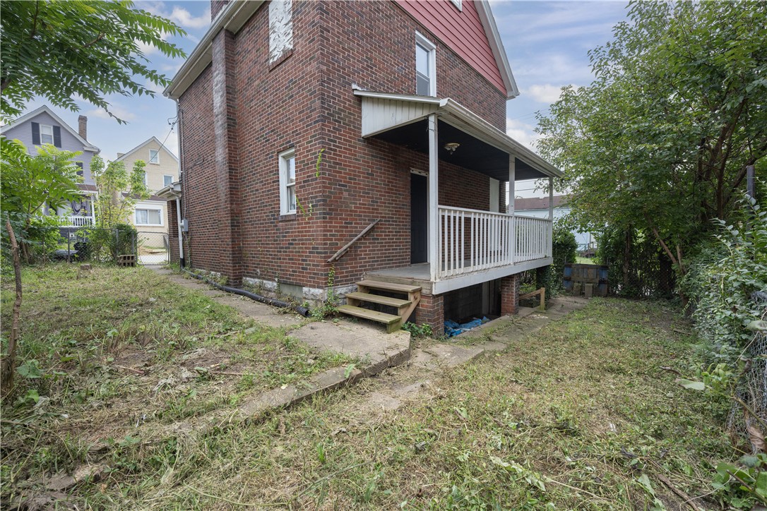 910 Edith St