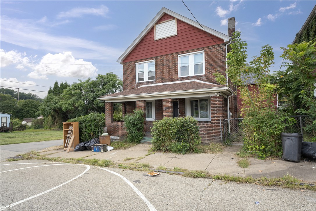 910 Edith St